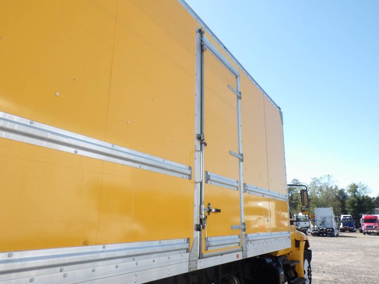 2019-international-durastar-4300-image-4