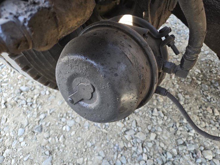 2005-mack-cl733-image-32