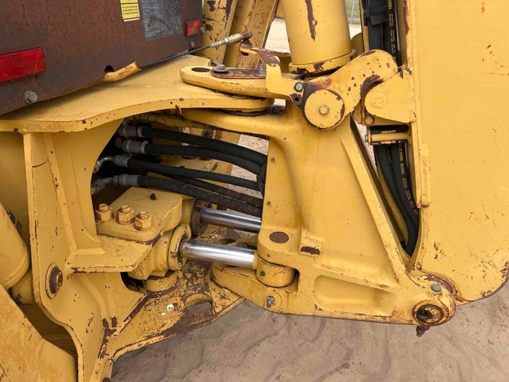 caterpillar-416b-image-15