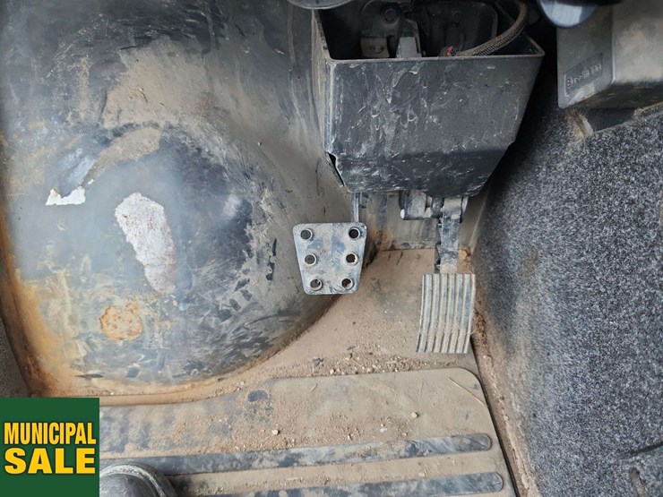 2014-bobcat-toolcat-5600-image-9