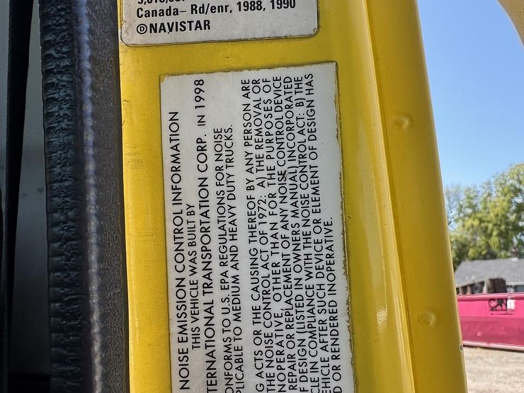 1998-international-4700-image-11