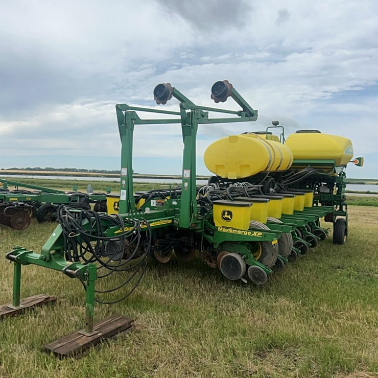 JOHN DEERE 16