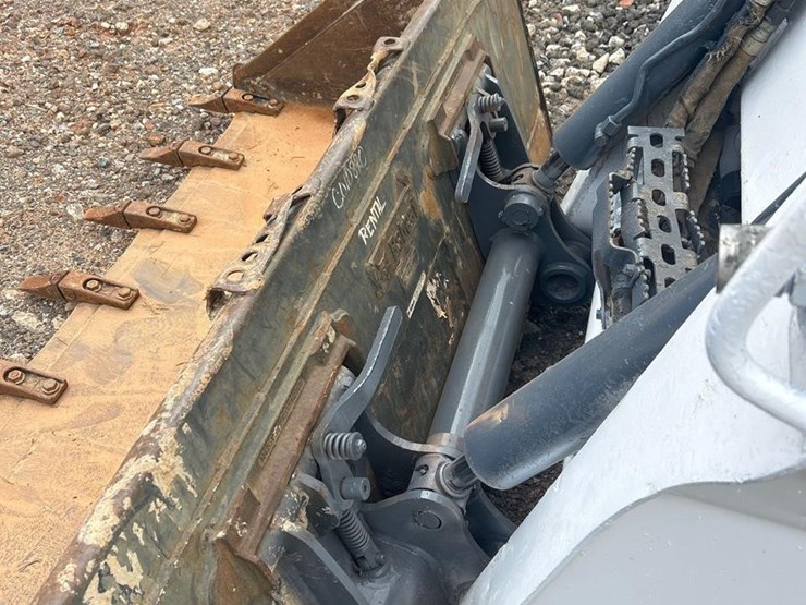 2012-bobcat-t650-image-9