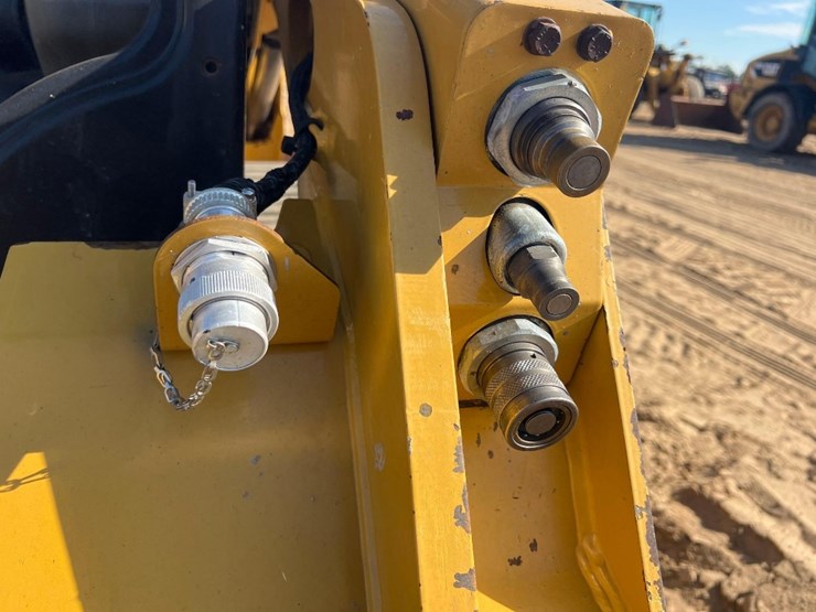 2018-caterpillar-259d-image-10