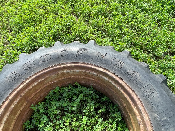 #5021-•-tractor-tire-image-5