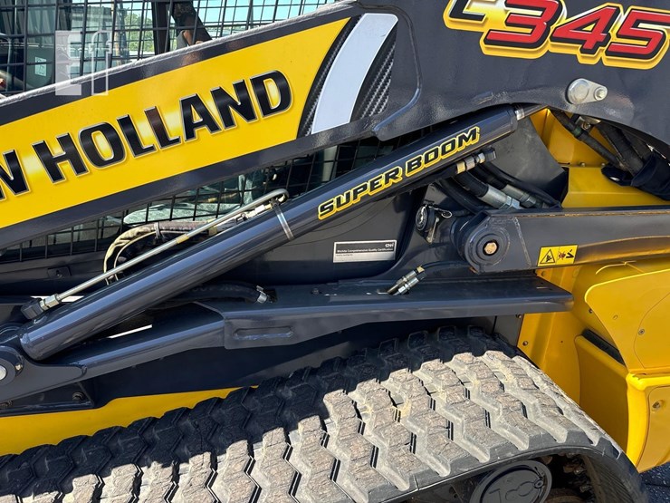 2021-new-holland-c345-image-9