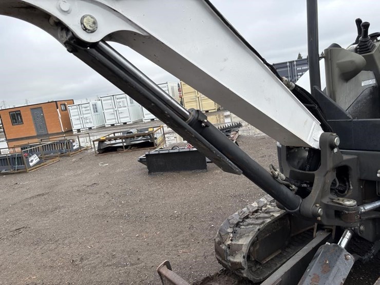 2019-bobcat-e32i-image-19