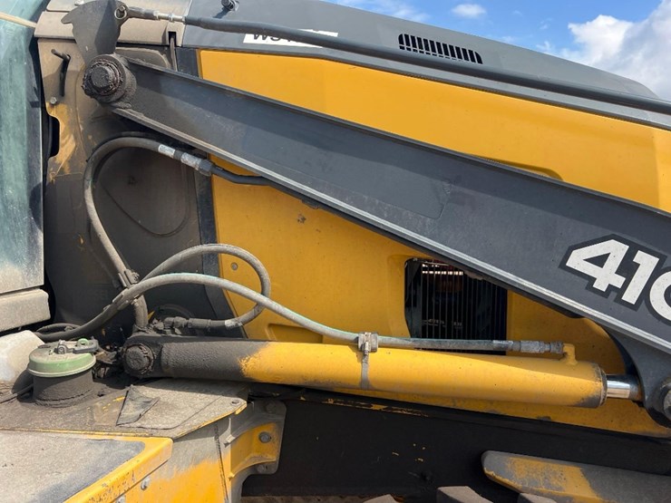 2018-deere-410l-image-23