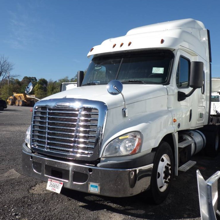 2018 FREIGHTLINER CASCADIA 125