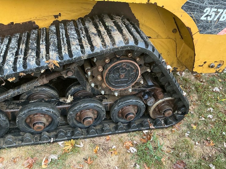 2010-caterpillar-257b-image-26