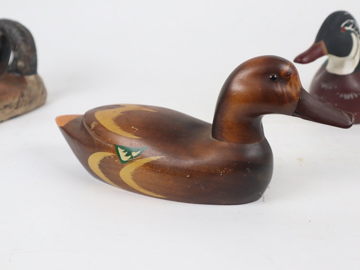 #72-•-#4253-•-(4)-vintage-hand-painted-wood-duck-decoys-image-9