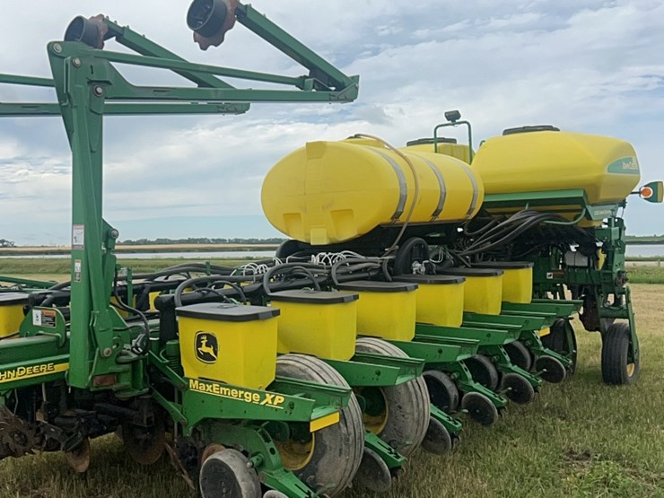 john-deere-16-image-4