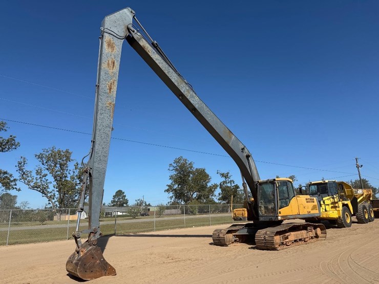 volvo-ec240cl-image-2