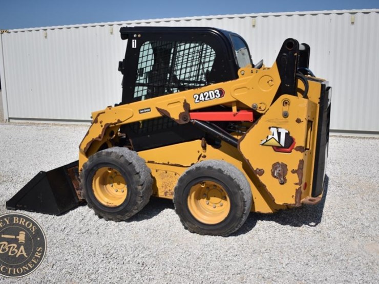 2019-caterpillar-242d3-image-9