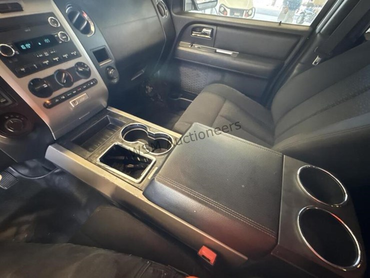 2016-ford-expedition-image-19