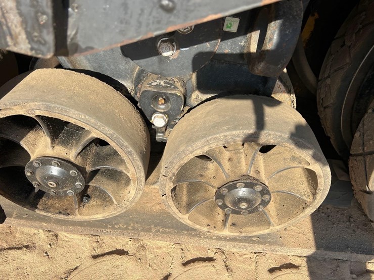2017-caterpillar-ap-555f-image-27