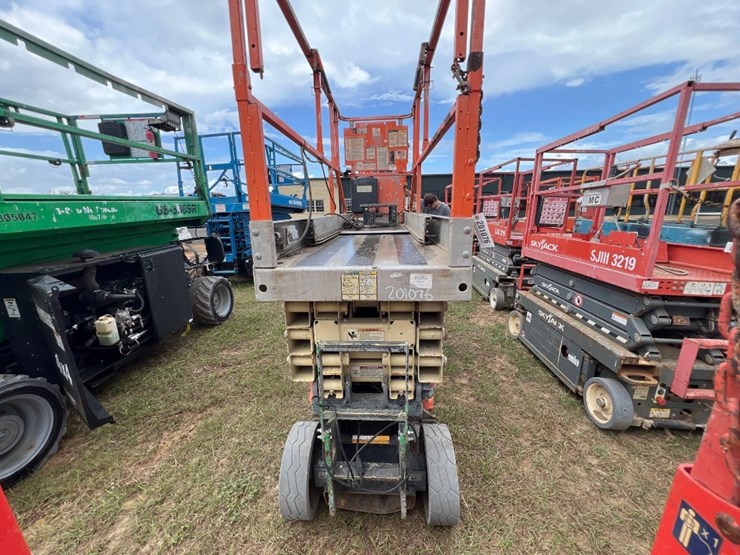 2006-jlg-2630es-image-3