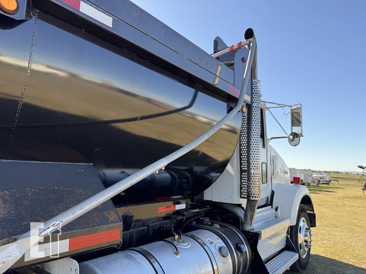 2011-kenworth-t800-image-7
