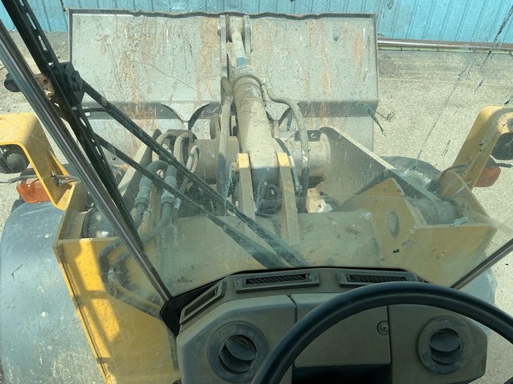 2018-deere-524k-image-64