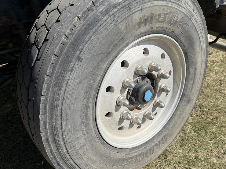2009-kenworth-t800-image-13