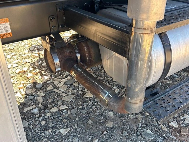 2015-international-durastar-4400-image-23