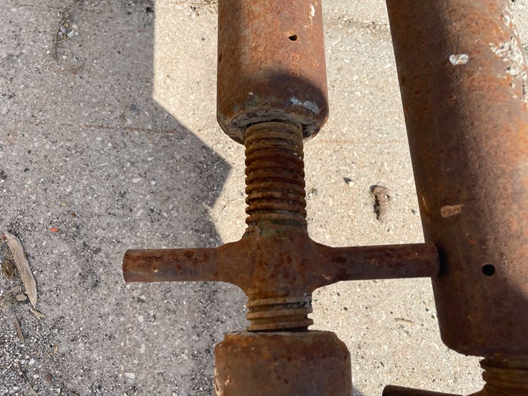 #1961-•-adjustable-wall-braces-image-5