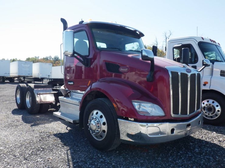 peterbilt-579-image-3