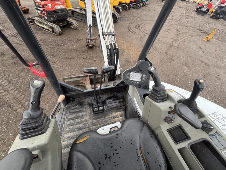 2019-bobcat-e32i-image-28