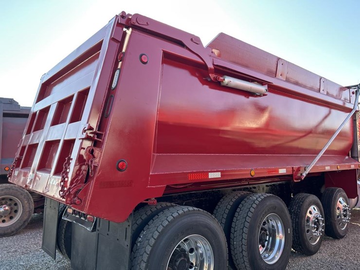 2002-peterbilt-357-image-17