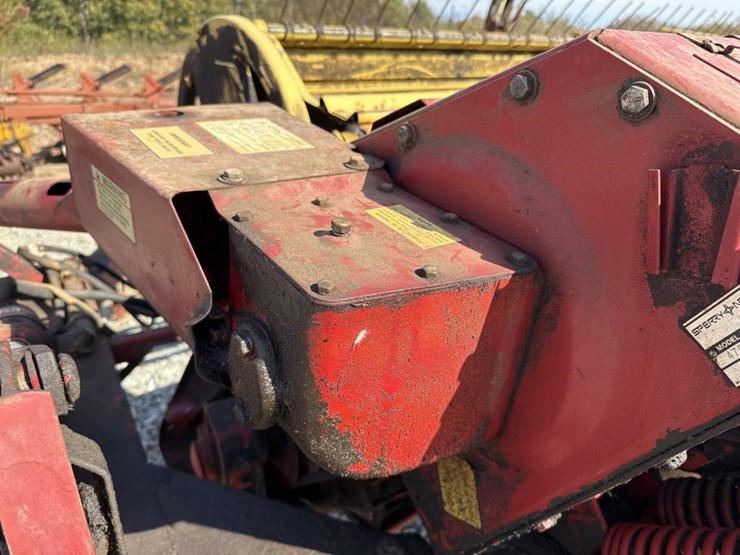 new-holland-479-image-12