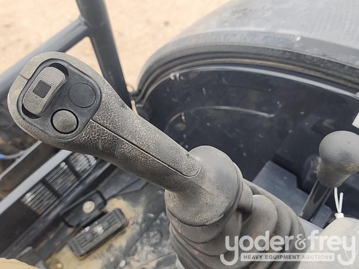 2022-deere-26g-image-29