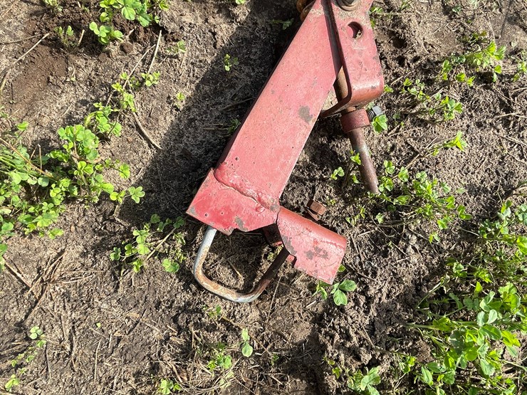#5020-•-ih-56-no-till-coulter-brackets-image-8