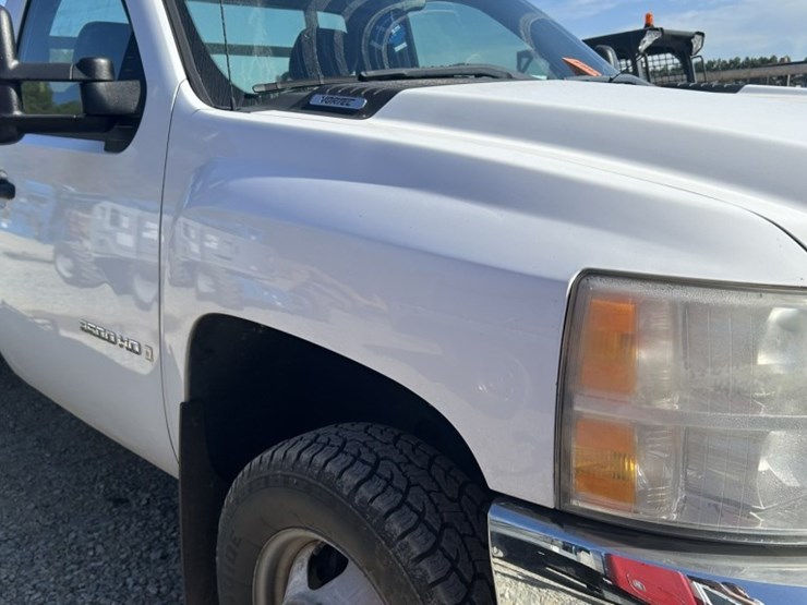 2008-chevrolet-silverado-3500-image-10