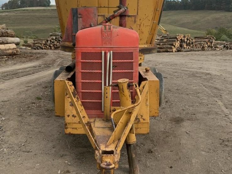 #121-•-farmhand-900-tubgrinder-image-10