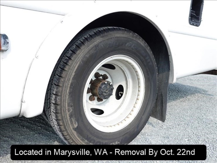 2020-ford-e350-image-17