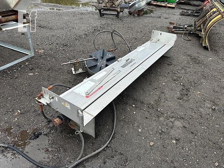 swenson-96"-stainless-tailgate-salt-spreader-13-image-2