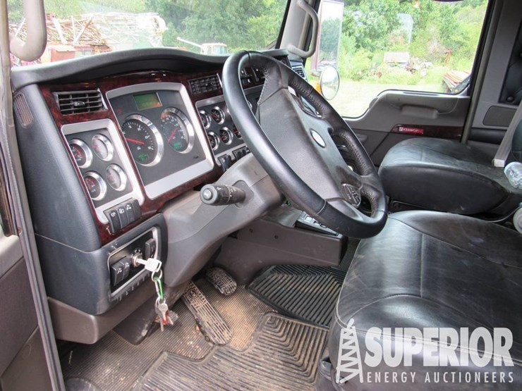 2012-kenworth-t800-image-10