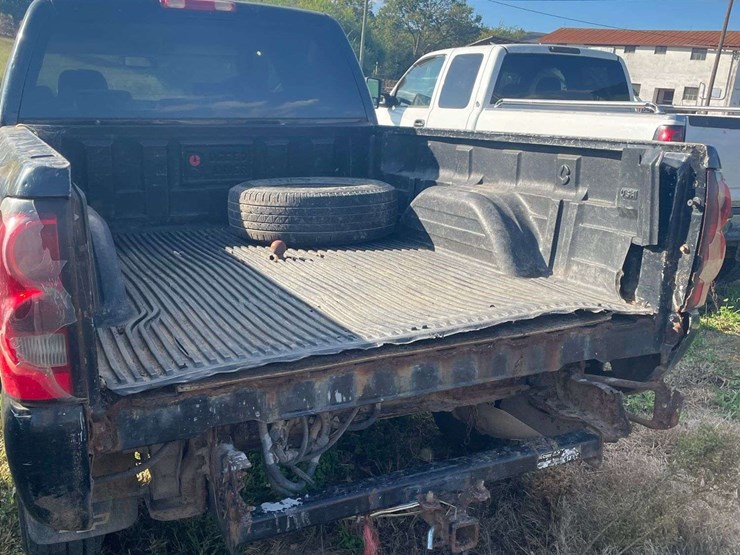 2006-chevrolet-2500-image-12