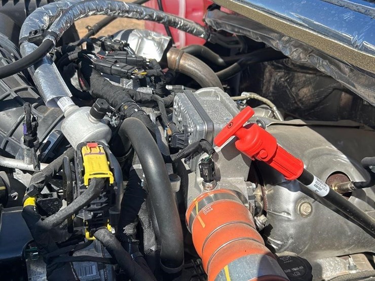 2023-chevrolet-silverado-6500hd-image-64
