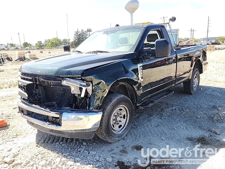 2020-ford-f250-xl-image-1