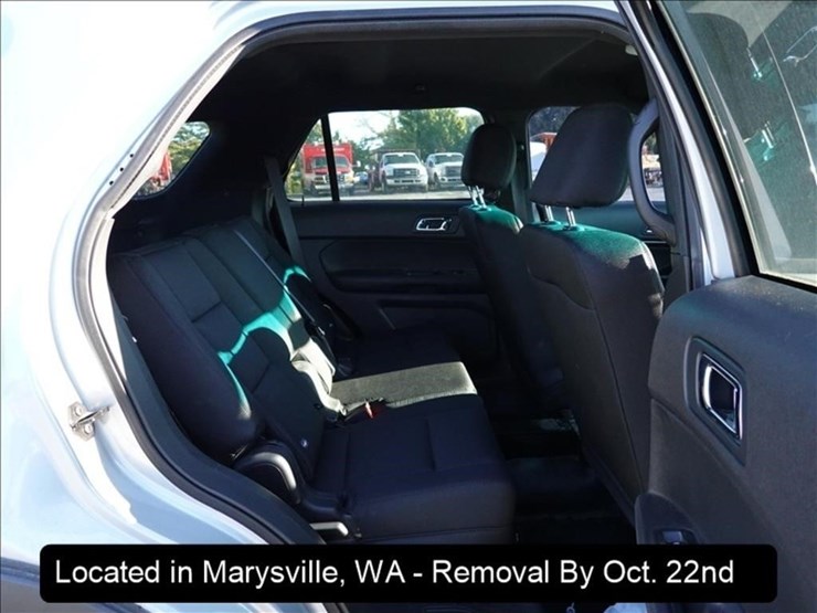 2015-ford-explorer-image-24