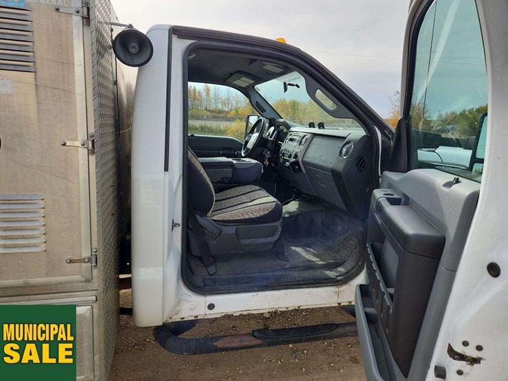 2014-ford-f450-image-18