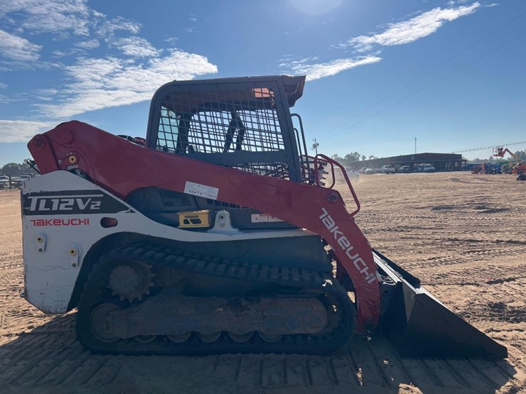 2022-takeuchi-tl12v2-image-4