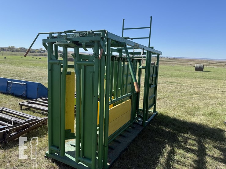 reel-tuff-cattle-chute-68-image-2