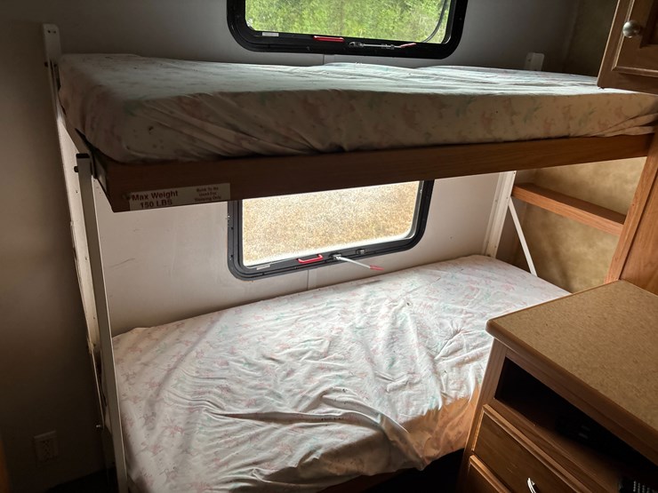 #200-•-heartland-big-country-camper-image-14