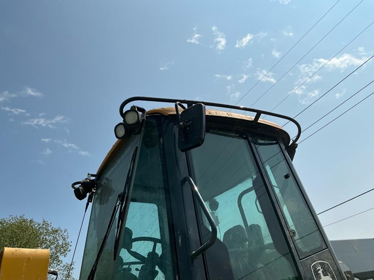 2018-deere-524k-image-44
