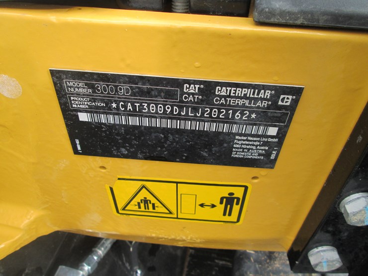 2023-caterpillar-300.9d-image-30