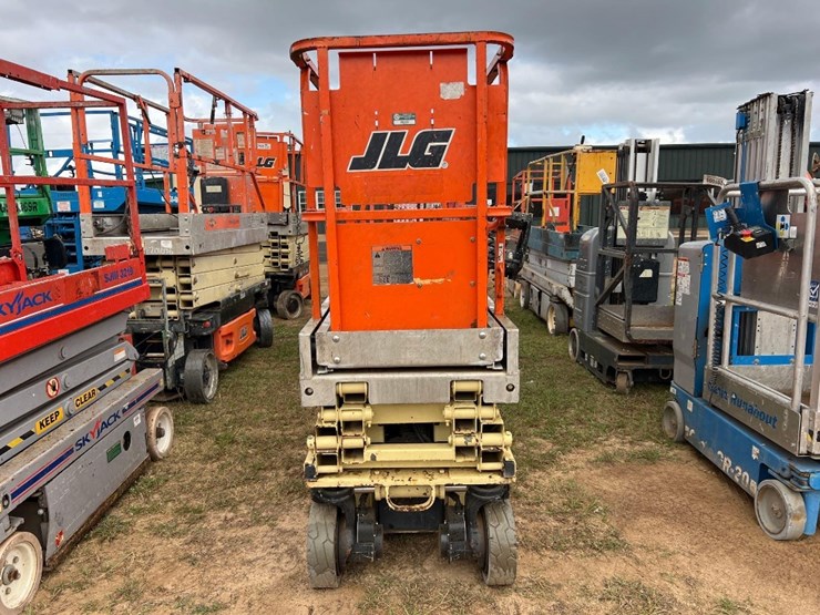 2008-jlg-1930es-image-2