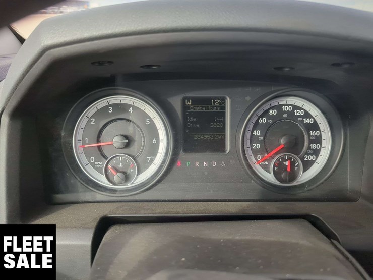 2013-ram-1500-slt-image-8