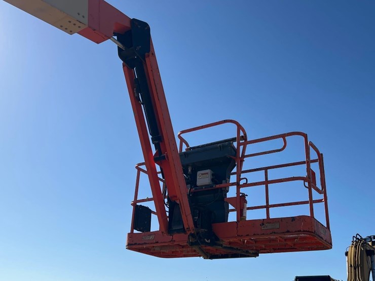 2005-jlg-800aj-image-21